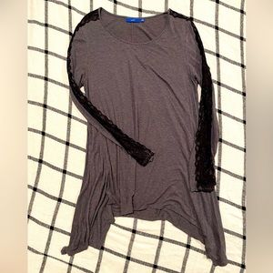 Apt. 9 tunic top, lace trim down outer sleeves